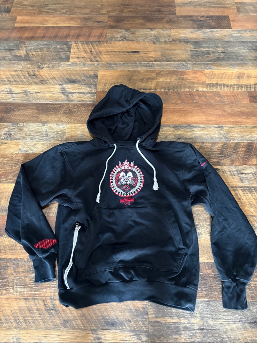 Nike LeBron James x Liverpool FC Standard Issue Pullover Hoodie